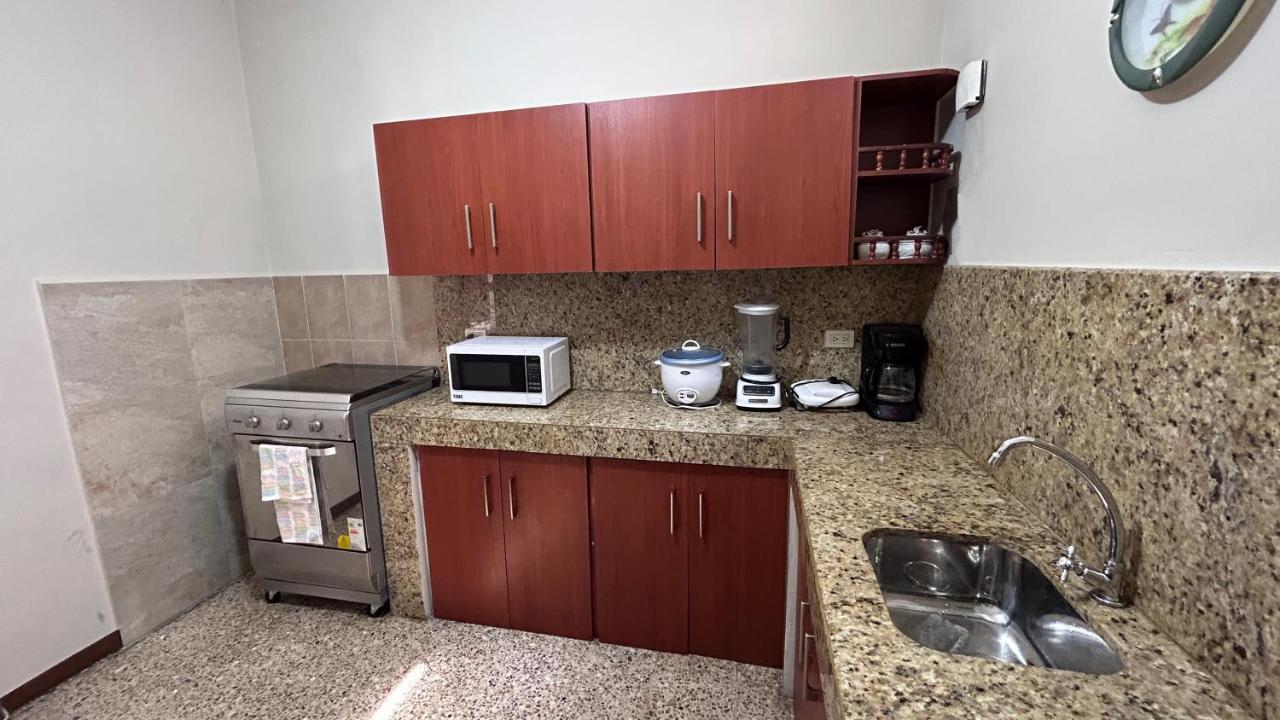 Ncg Suite Comegua جواياكيل المظهر الخارجي الصورة
